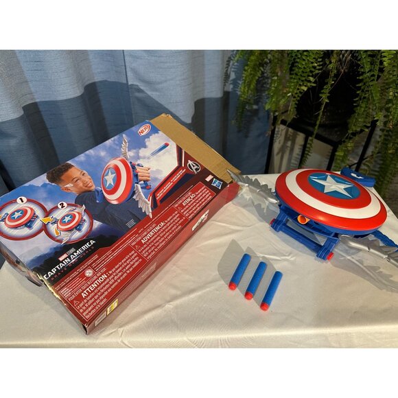 Nerf Marvel Captain America Shield Blaster With Darts - Picture 7 of 7